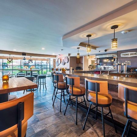 Hotel Doubletree By Hilton Mclean Tysons à Tysons Corner Extérieur photo