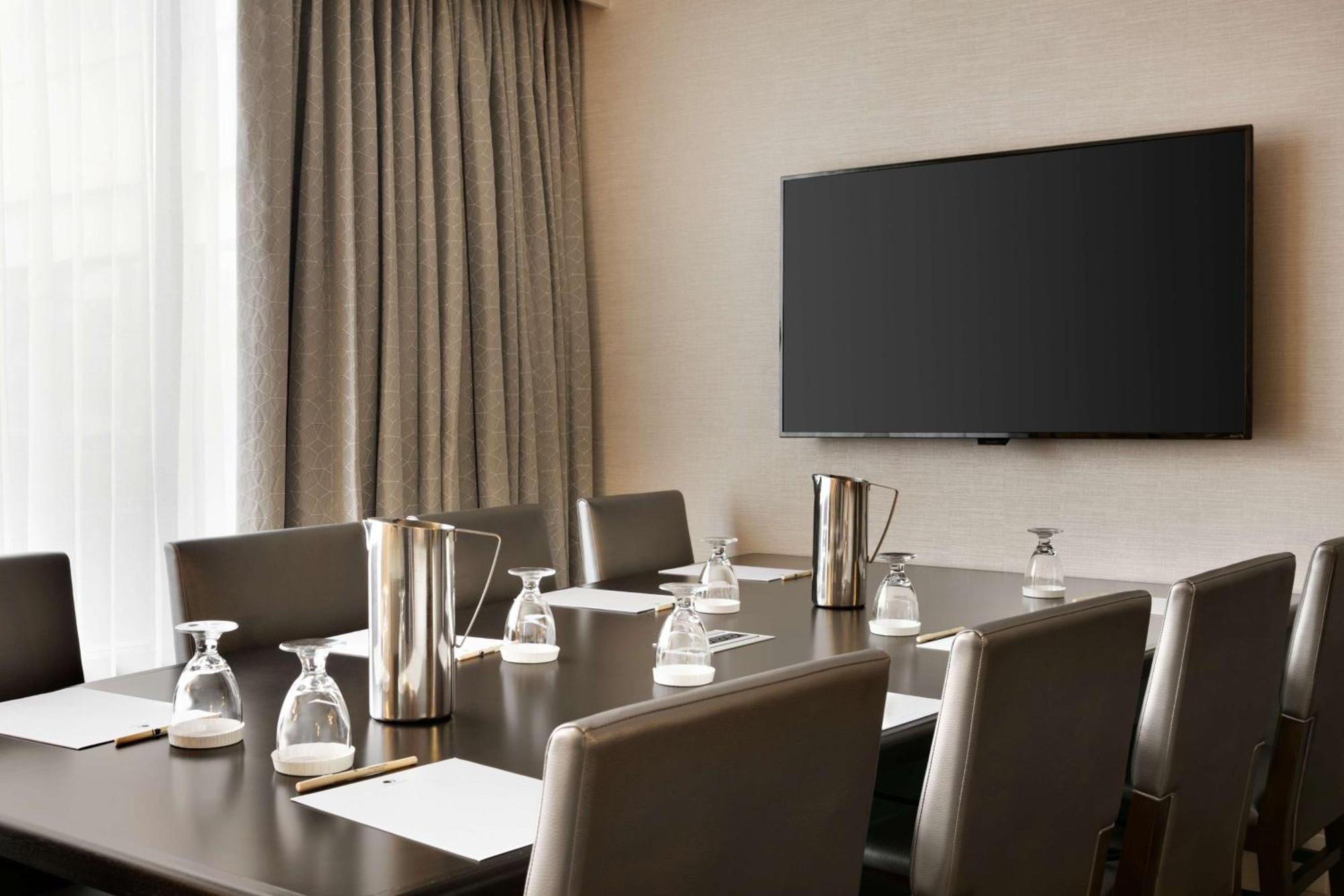 Hotel Doubletree By Hilton Mclean Tysons à Tysons Corner Extérieur photo