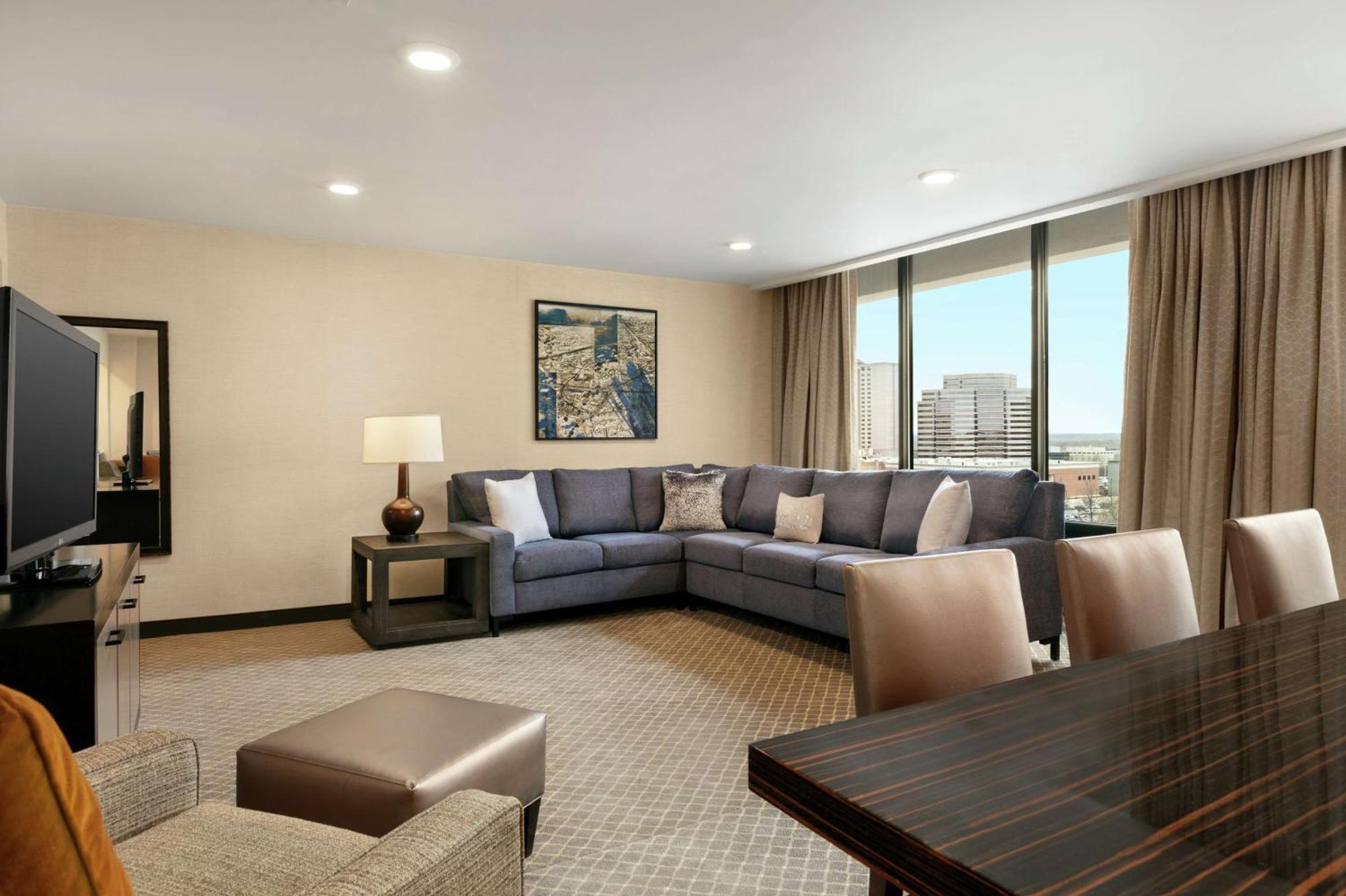 Hotel Doubletree By Hilton Mclean Tysons à Tysons Corner Extérieur photo