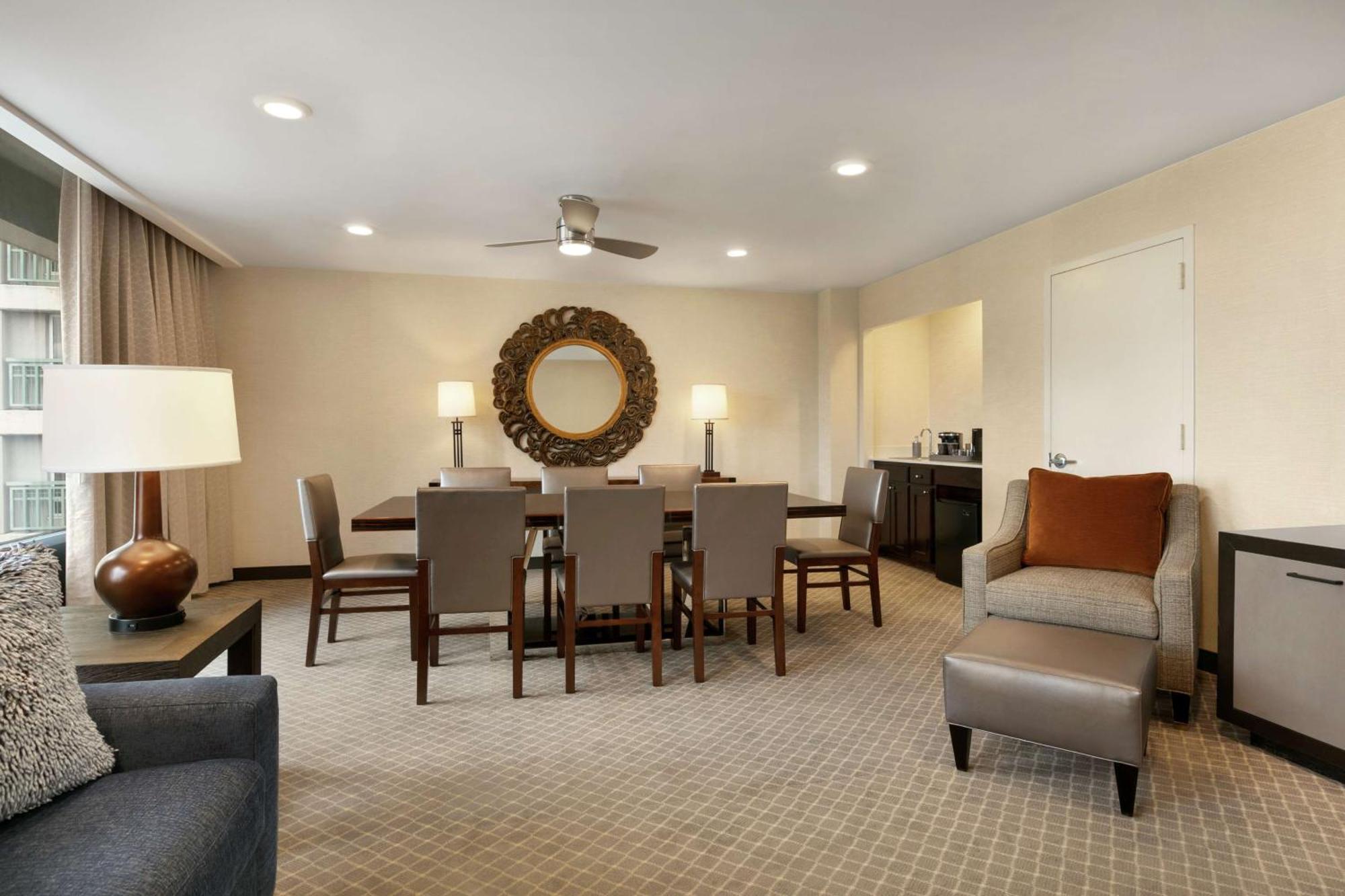 Hotel Doubletree By Hilton Mclean Tysons à Tysons Corner Extérieur photo