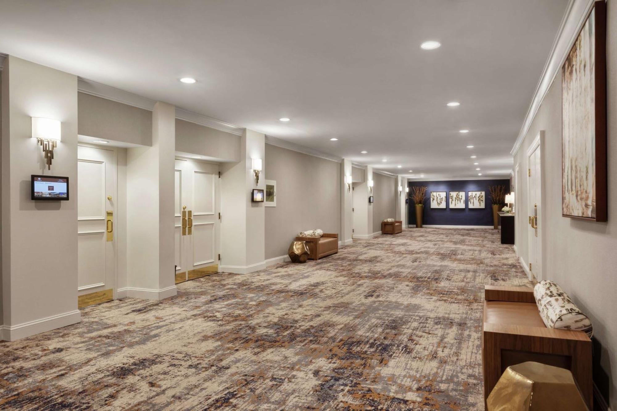 Hotel Doubletree By Hilton Mclean Tysons à Tysons Corner Extérieur photo