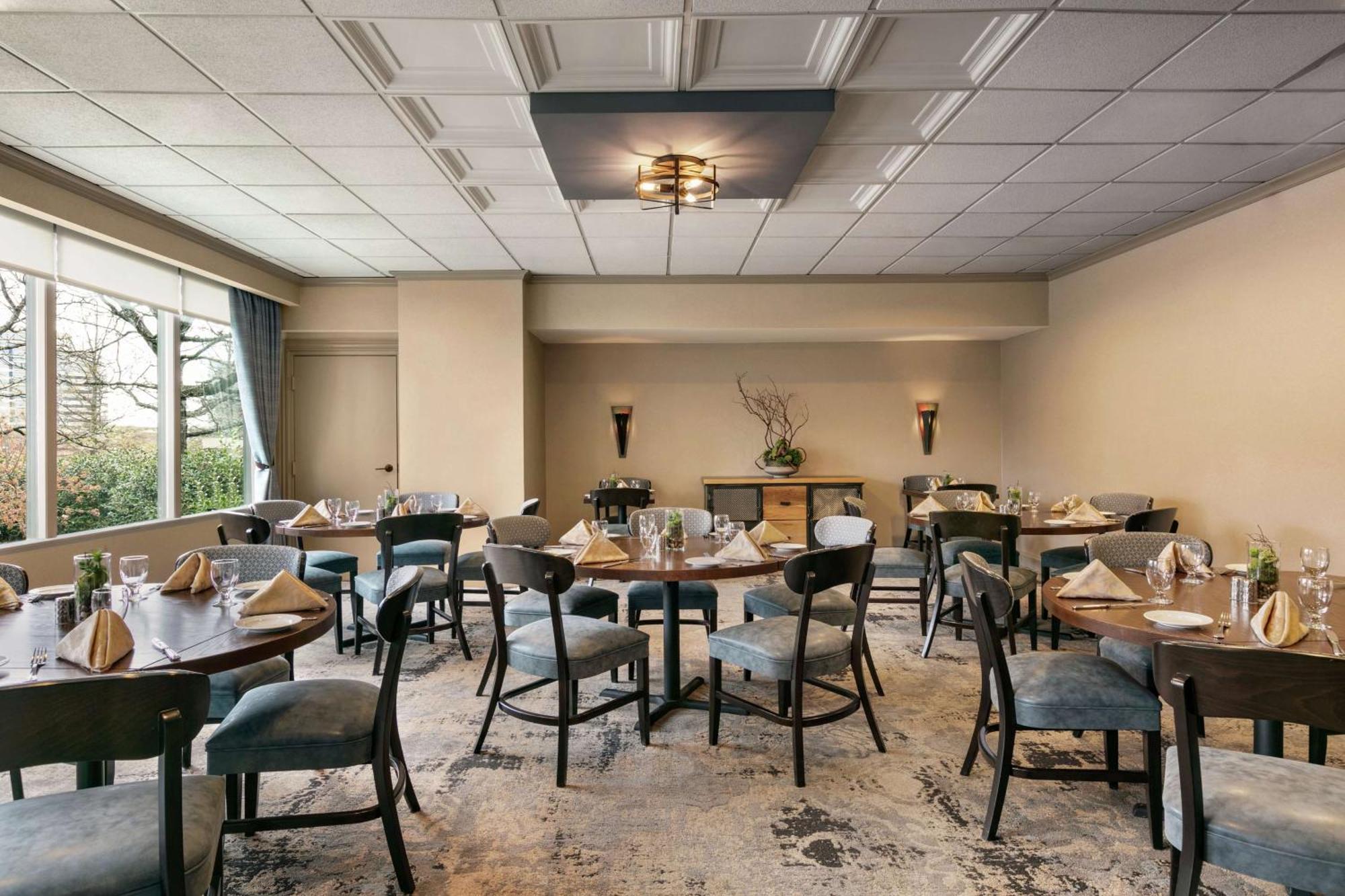Hotel Doubletree By Hilton Mclean Tysons à Tysons Corner Extérieur photo