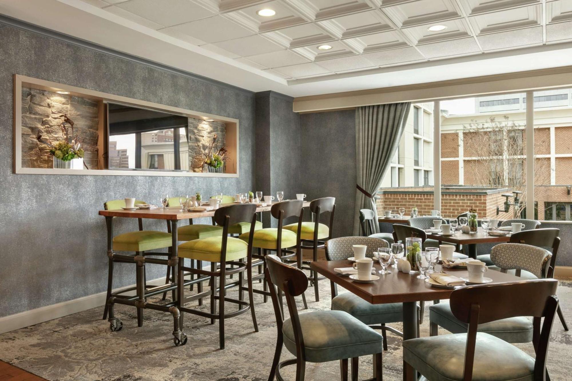 Hotel Doubletree By Hilton Mclean Tysons à Tysons Corner Extérieur photo