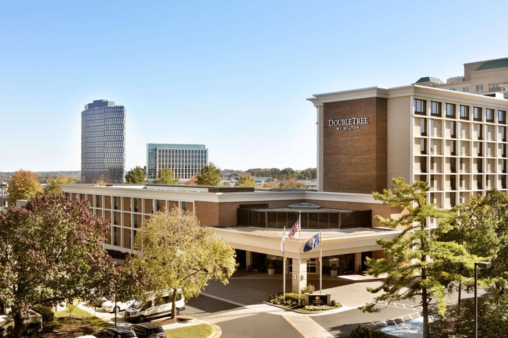 Hotel Doubletree By Hilton Mclean Tysons à Tysons Corner Extérieur photo