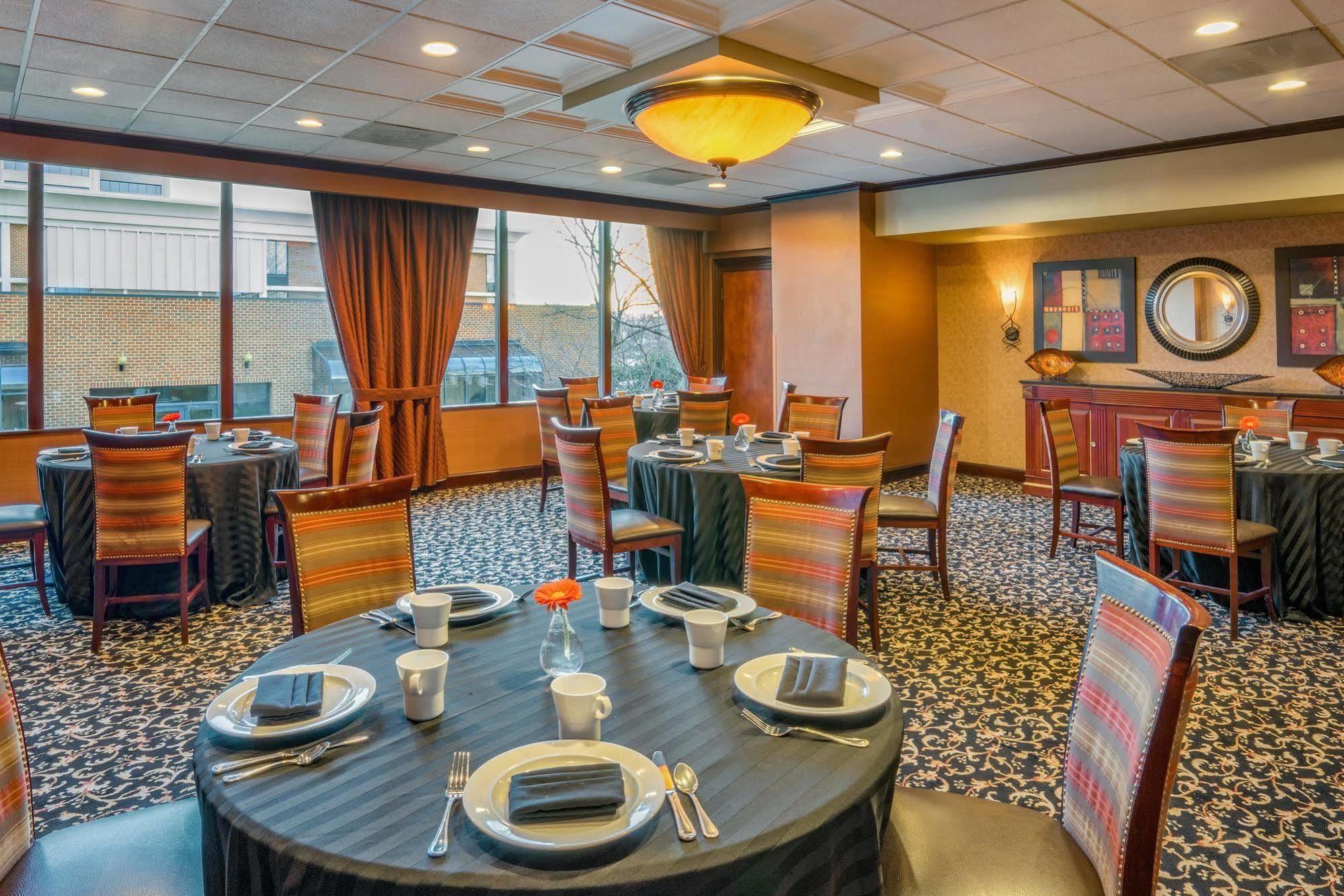 Hotel Doubletree By Hilton Mclean Tysons à Tysons Corner Extérieur photo