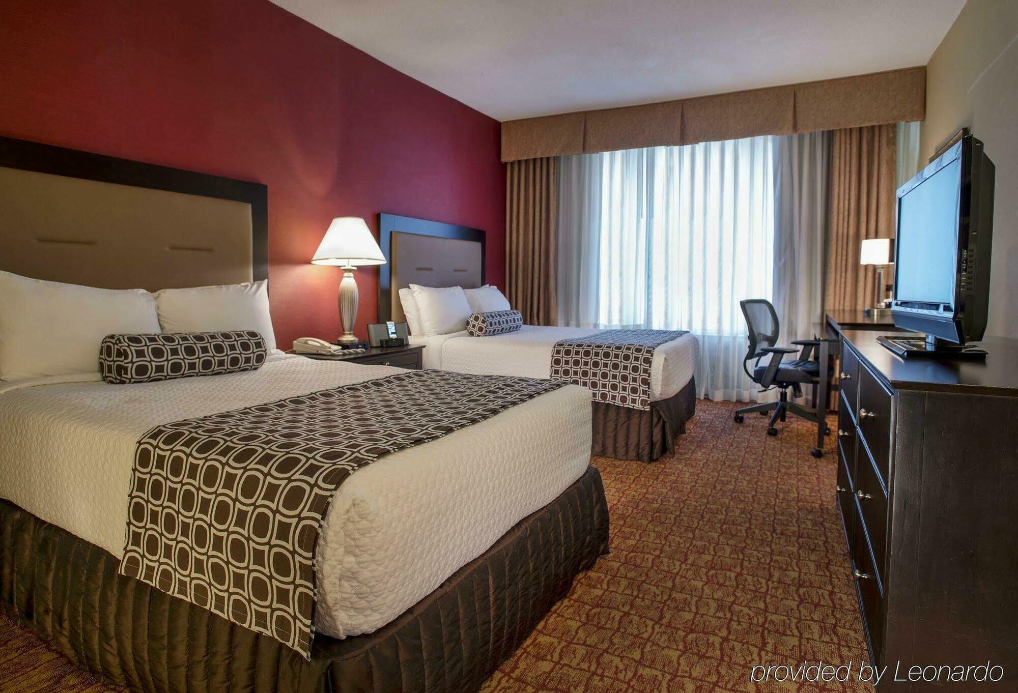 Hotel Doubletree By Hilton Mclean Tysons à Tysons Corner Extérieur photo